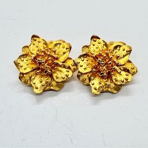 Kenneth Jay Lane KJL Gold Plated Dogwood 3-D Flower Clip on Earrings Vintage